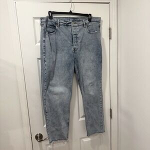 OLD NAVY Sky High Rise Straight Jeans Light Wash Distressed Raw‎ Hem Size 18